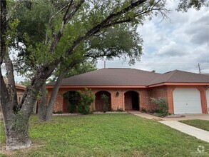 Building Photo - 3208 Kiwi Ave
