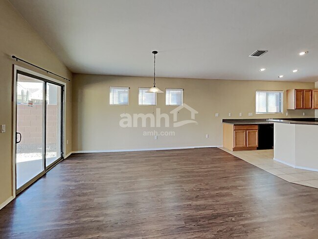 Foto del edificio - 4013 E Shadow Branch Dr