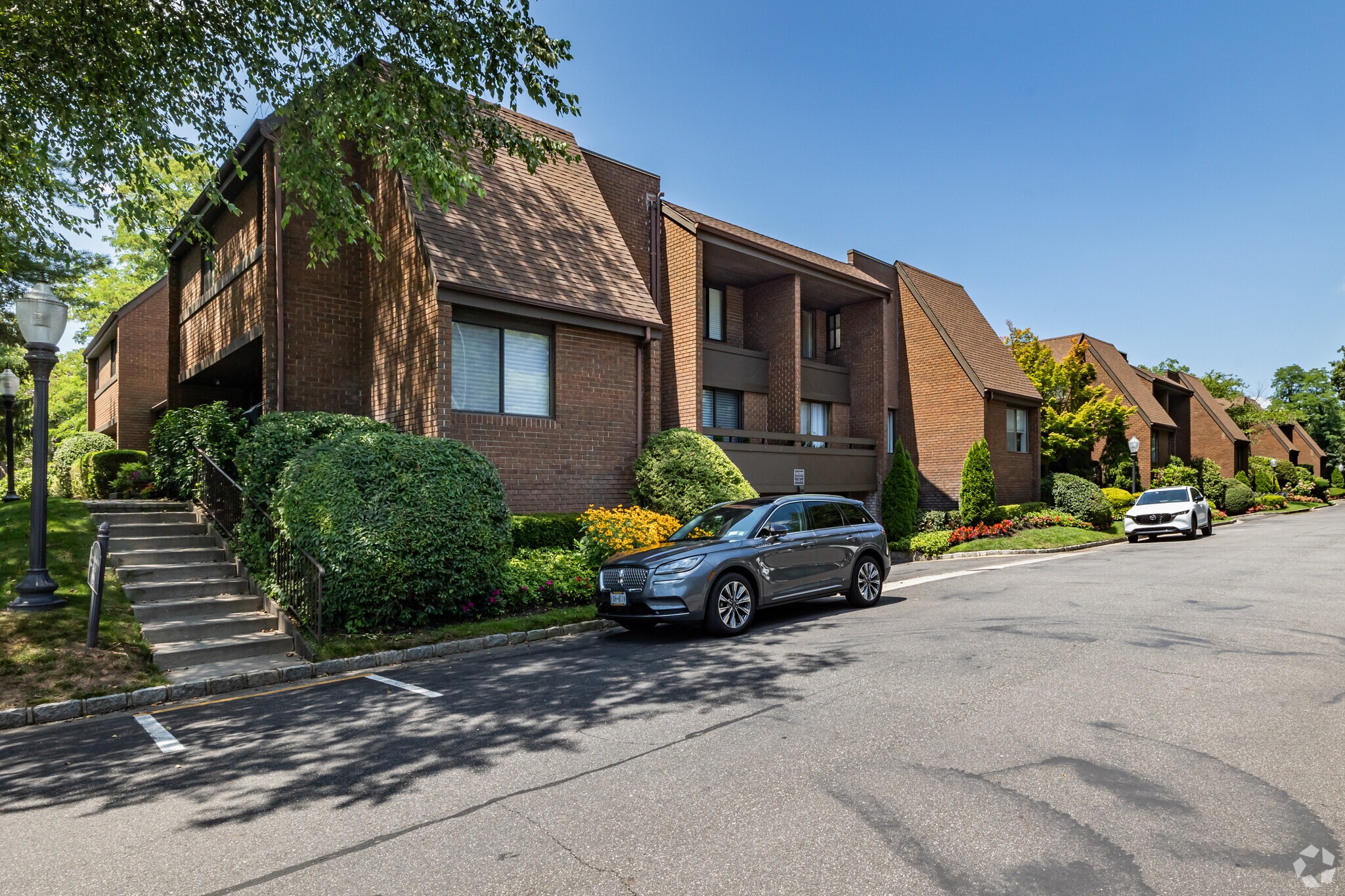 Acorn Ponds Condominium