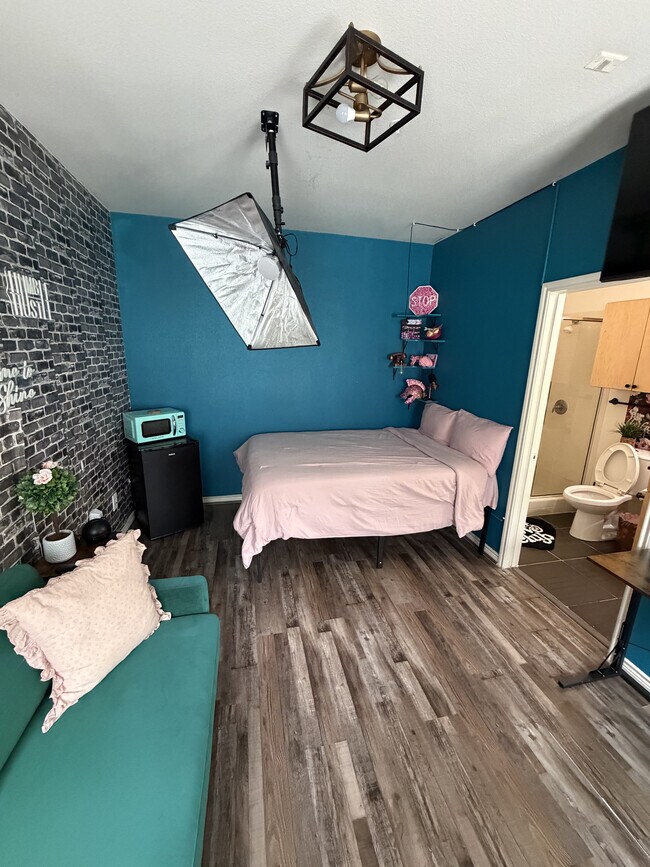 Foto del edificio - 1205 Beaconsfield Ln