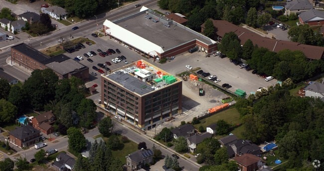 Exterior Photo - 109 King Ave E