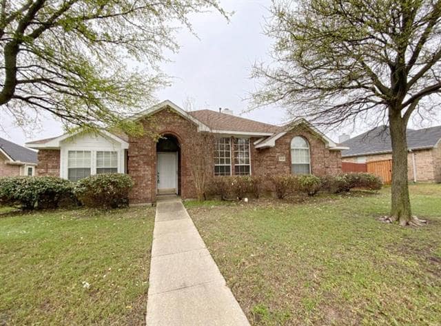 Building Photo - 1826 Lake Travis Dr