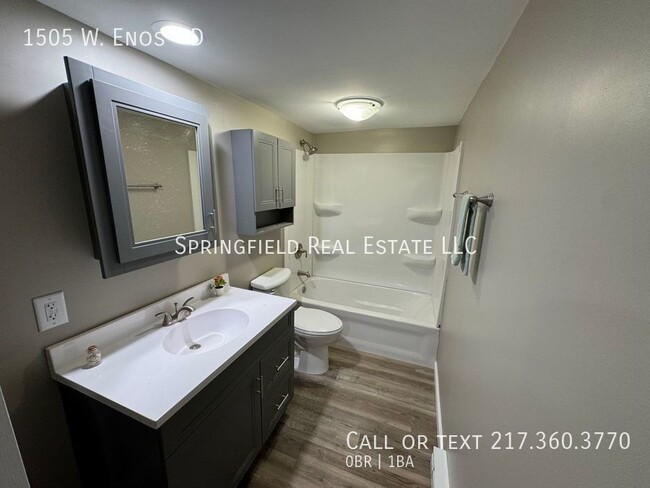 Building Photo - Modern Fully Remodeled Studio Apartment