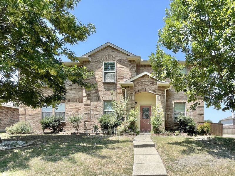 Primary Photo - 2901 Lake Vista Dr