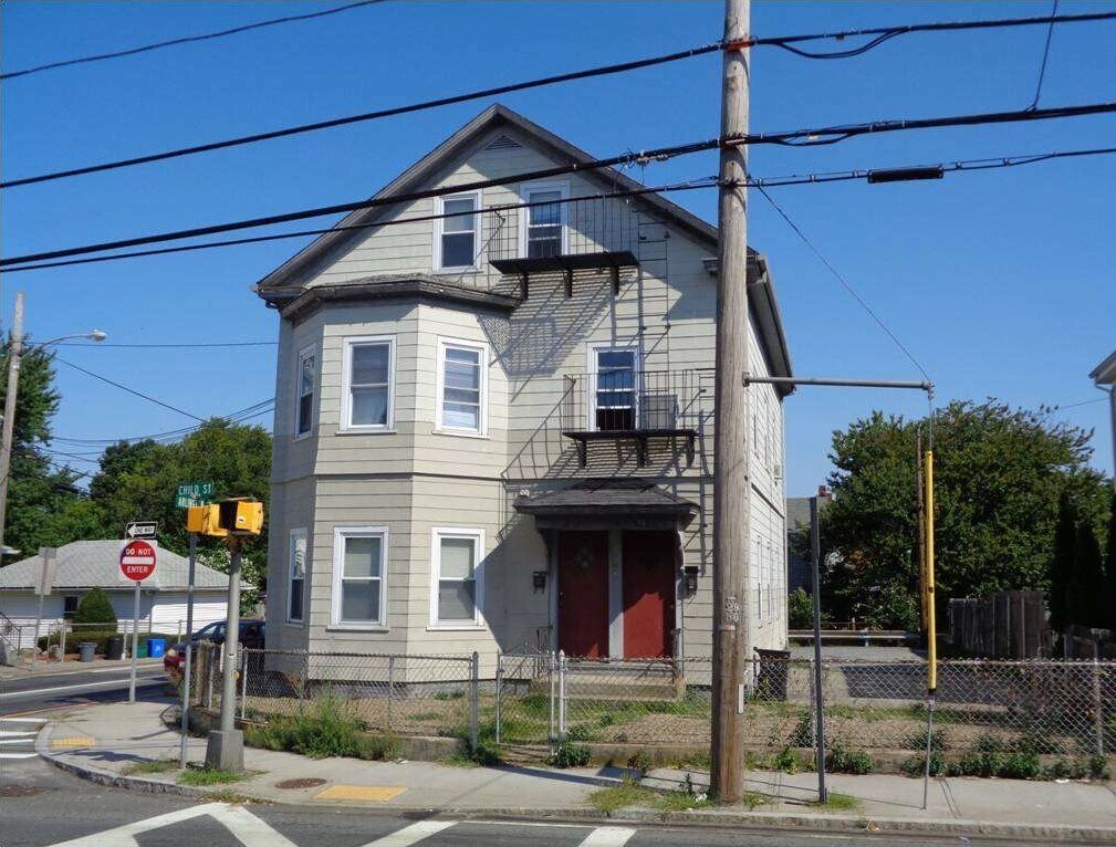 342 Child St Unit 1, Warren, RI 02885 Apartments in Warren, RI