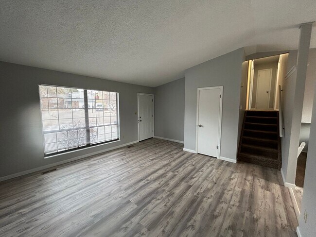 Building Photo - Updated 4 Bedroom, 2 Bath home in Northeas...