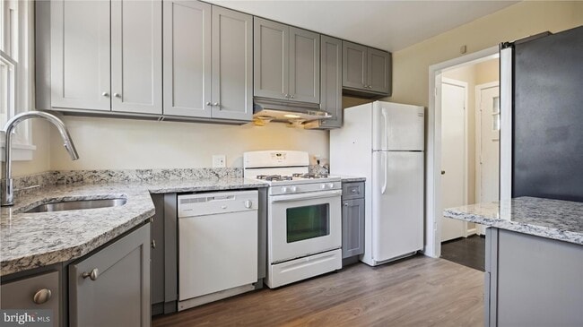 Foto del edificio - 1123 Parrish Dr