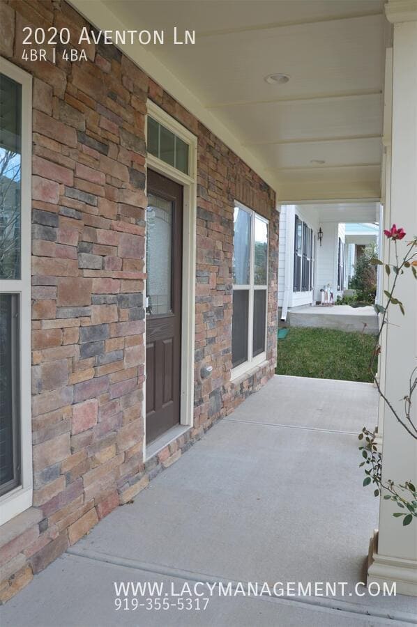 Building Photo - 2020 Aventon Ln