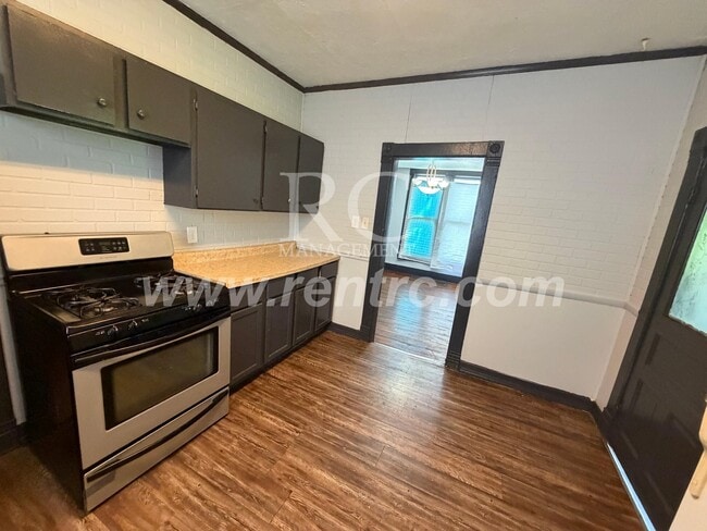 Building Photo - 314 Porter-