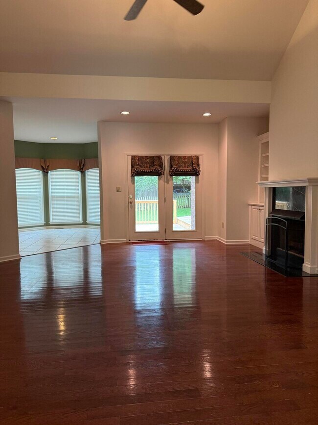 Foto del edificio - 3652 Fair Ridge Dr