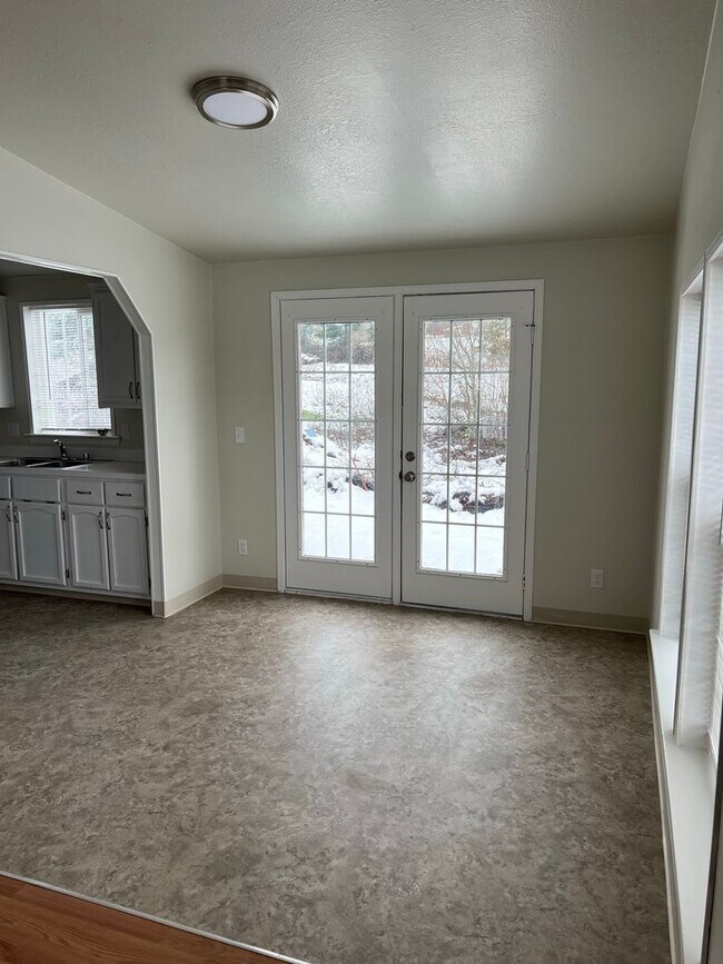 Foto del edificio - Lovely 3 bedroom home on property