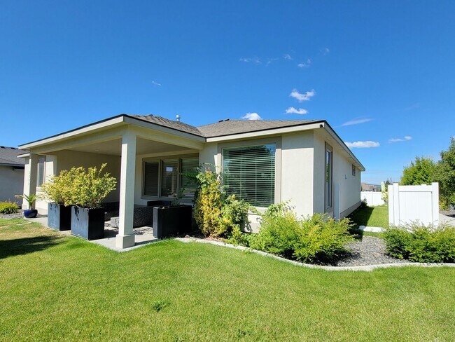 Building Photo - BEAUTIFUL SPACIOUSE HOME IN SOUTH RICHLAND