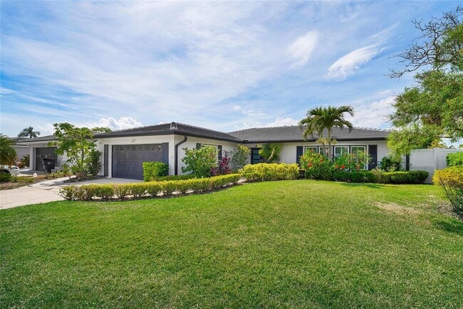 Building Photo - 3944 Doral Dr