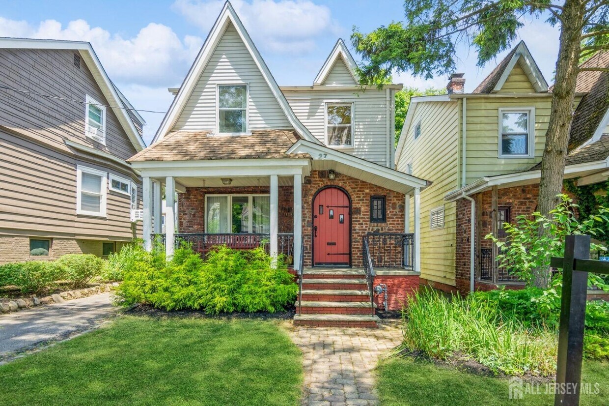 Primary Photo - 27 Oakdale Ave