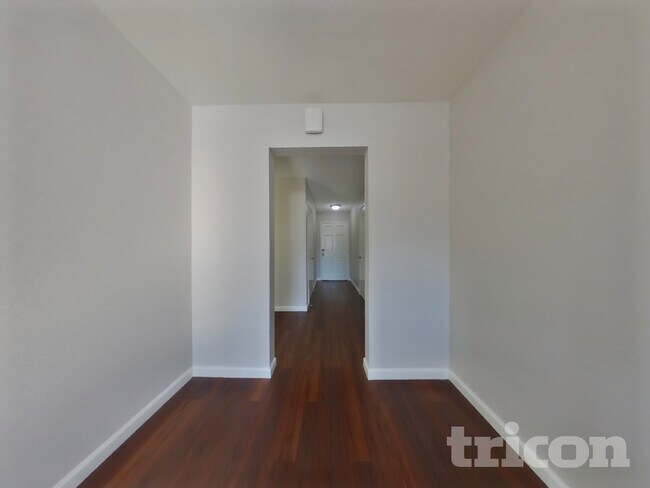 Foto del edificio - 5294 Acacia Way