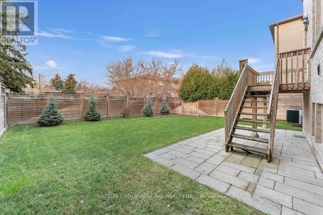 Building Photo - 21 Day Lily Cres