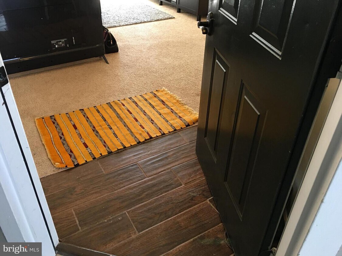 4408 Helmsford Ln Unit 203, Fairfax, VA 22033 Room for Rent in