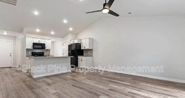 Foto del edificio - 3949 N Amberwood Ave