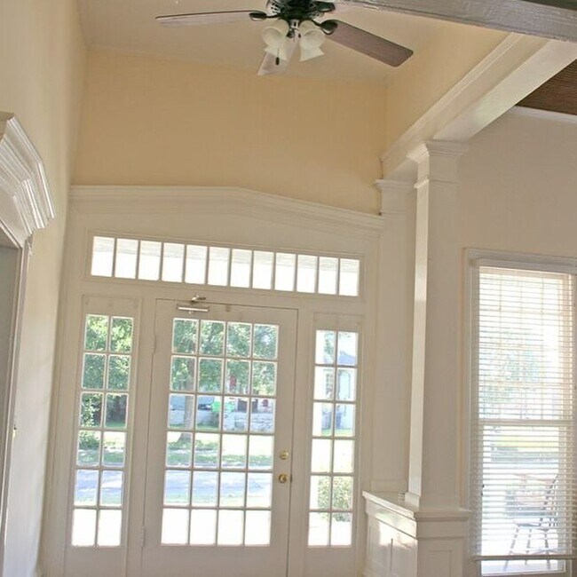 Foto del edificio - 319 S Brundidge St