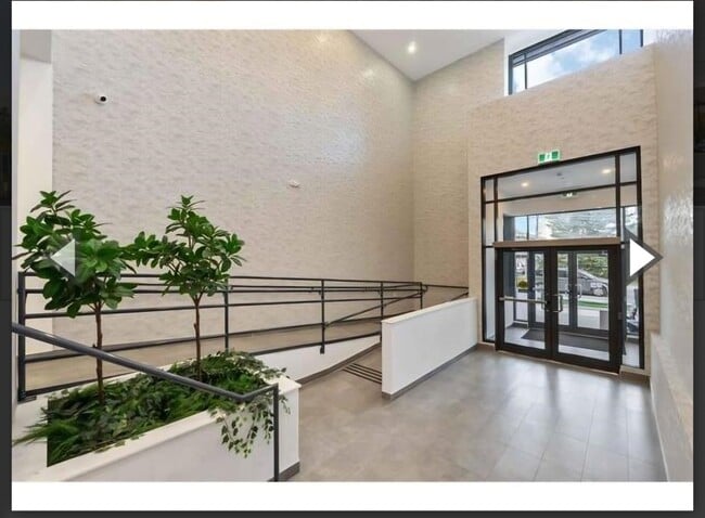 Building Photo - 10829 140 St