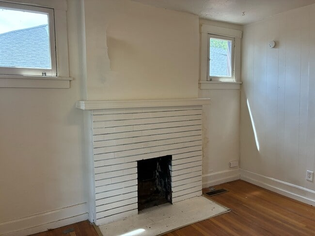 Foto del edificio - 921 Princeton Ave S