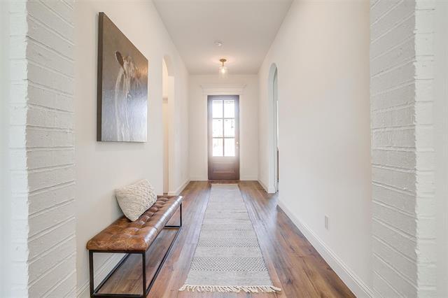 Building Photo - 408 E Paddock
