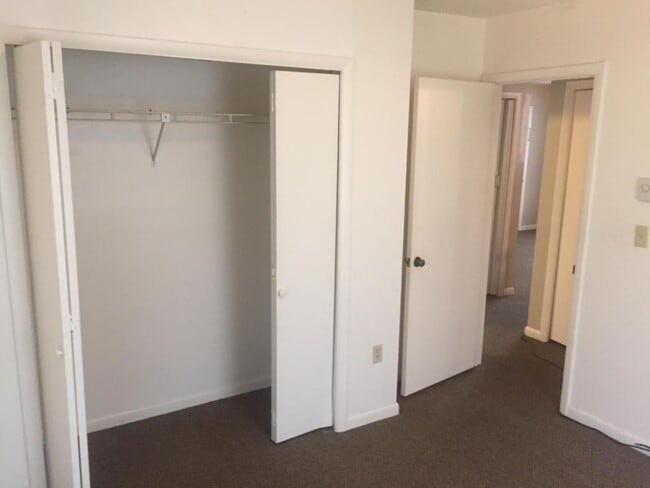 Building Photo - 82 Iron Mountain Dr