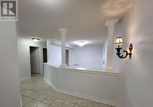 Building Photo - 37 Giotto Crescent