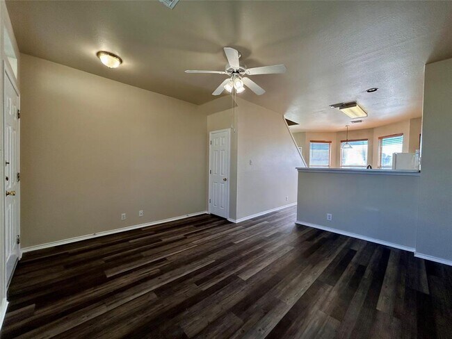 Foto del edificio - 2707 Westhampton Ct