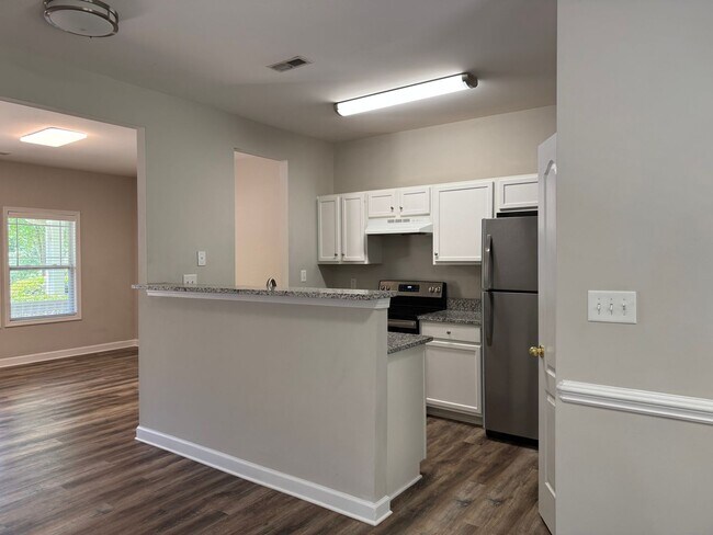 Foto del edificio - Two Bedroom Townhouse in Sherrills Ford wi...