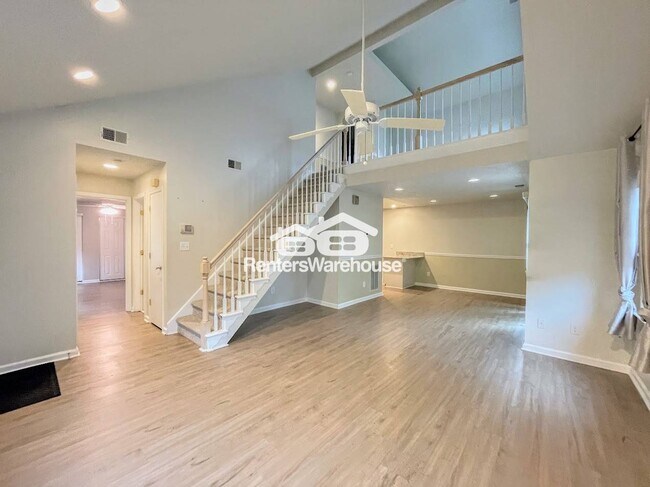 Building Photo - 1305 Quail C