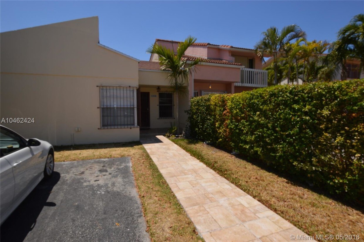 1236 SW 104th Ct, Miami, FL 33174 House for Rent in Miami, FL