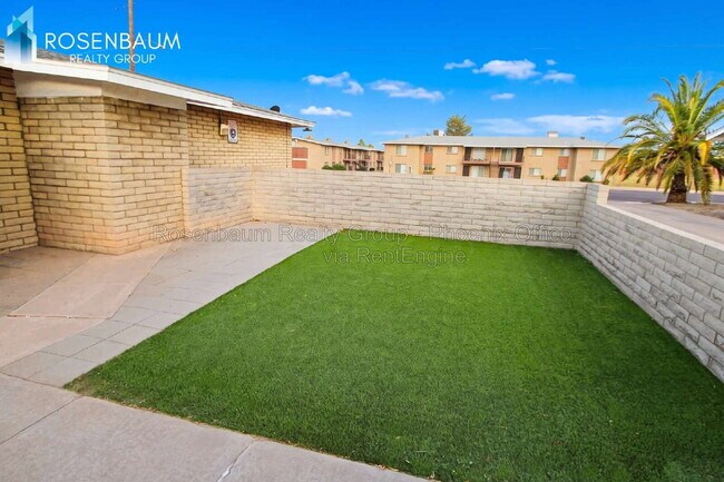 Foto del edificio - 1008 N Pueblo Dr