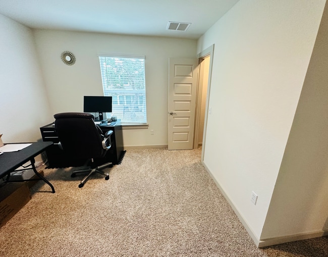 Building Photo - 141 Merrick Rd