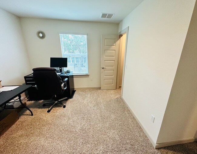 Foto del edificio - 141 Merrick Rd