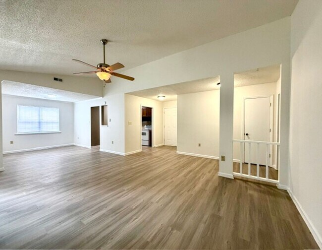 Foto del edificio - 1/2 MO OFF SPECIAL - Ranch 3 bed, 2 bath, Fence yard -East Charlotte
