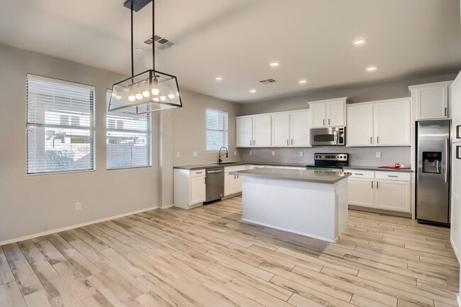 Building Photo - 11720 W Foothill Ct