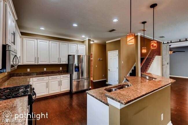 Building Photo - 5 br, 3 bath House - 20409 Sultana Court