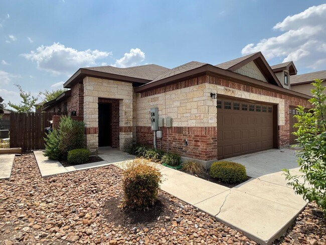 Building Photo - 677 Creekside Circle, New Braunfels, TX. 7...