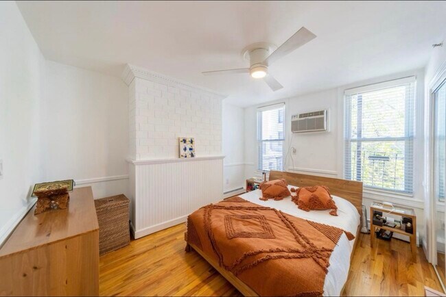 Foto del edificio - 466 Monmouth St