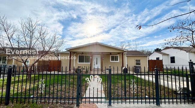 Building Photo - 3030 Anzio Dr