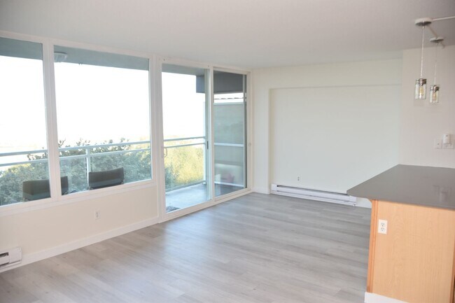 Foto del edificio - Sky Terrace 2 Bedroom 1.5 Bath Condo with ...
