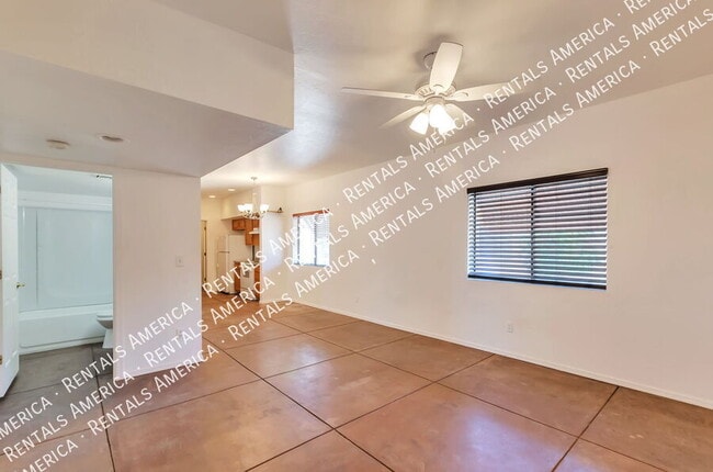 Foto del edificio - 1009 E Halcyon Rd