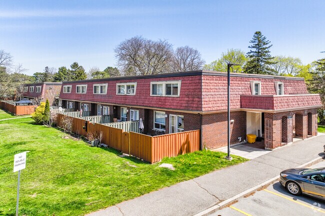 Photo du bâtiment - Georgian Court Townhomes