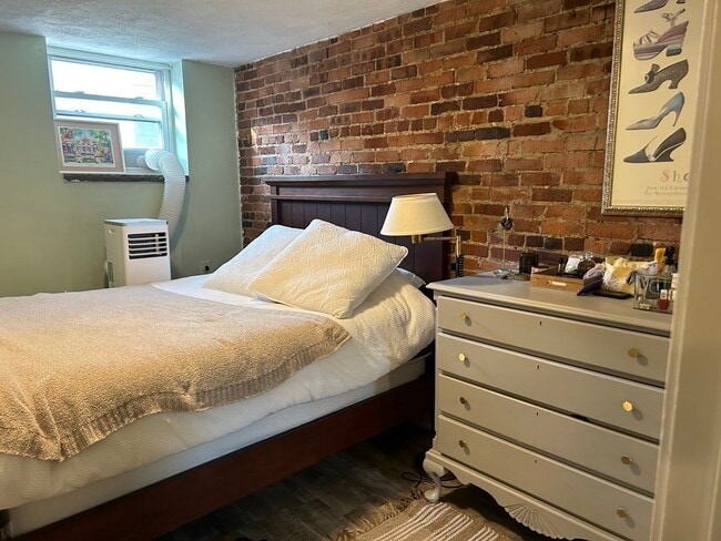 Foto del edificio - 170 Cottage St