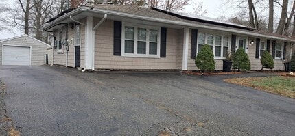 Building Photo - 15 Cerel Cir