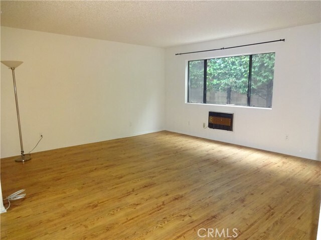 Foto del edificio - 835 W 25th St