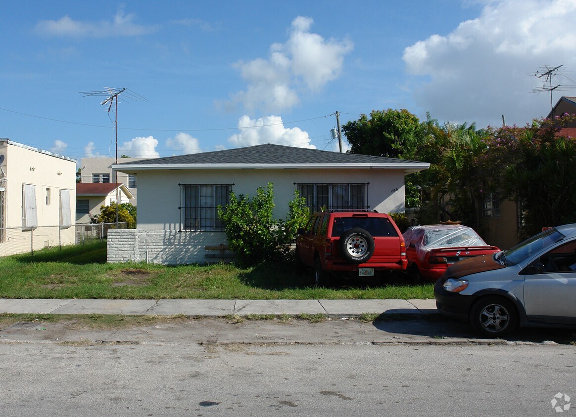Foto principal - 1925 SW 6th St