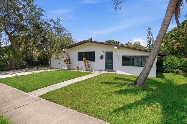 Foto del edificio - 21341 NE 25th Ct