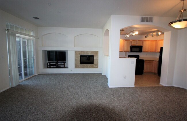 Building Photo - 1520 S Florence Way